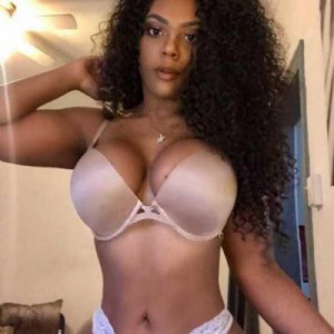 Lesly bambola ninfomane