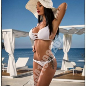 Giulia Bella Padroncina Tutto Pepe Vogliosa Disponibile Completa Anche Raggiungo Parlo Tedesco Francese fotografia:4