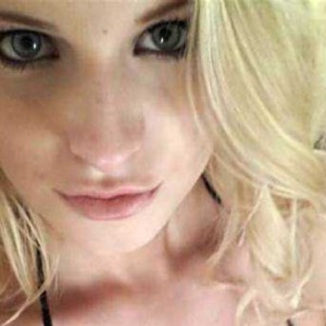 Laura Patatina Calda Per Una Penetrazione Passionale fotografia:2