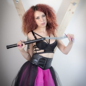 Lady Demonique recensita su radio 24 vera dominatrice sadica fotografia:4