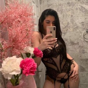 Giulia Offro Rapporti Normali Pompino Scopata Legera fotografia:5