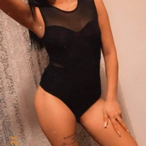 Giulia Offro la Figa Solo Gentleman Fisico da Super Modella