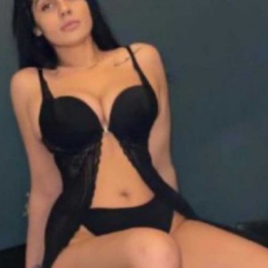 BELLA GIOVANISSIMA RAGAZZA SOLO PER GENTLEMAN E PERSONE EDUCATE BELLA GIOVANISSIMA RAGAZZA SOLO PER GENTLEMAN E PERSONE EDUCATE