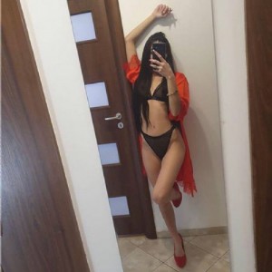 Melissa sono una troia bella mio amore ricevo e raggiungo fotografia:3