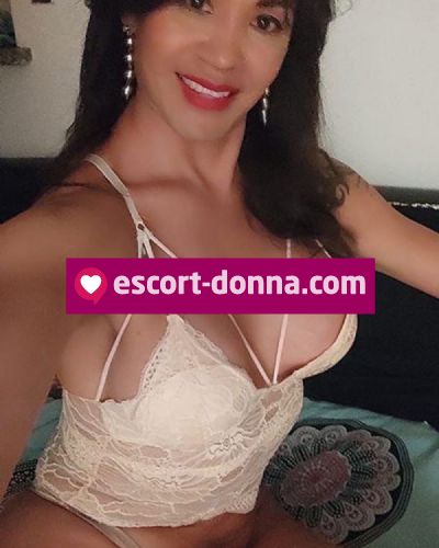 Danna cerca lecca culetto