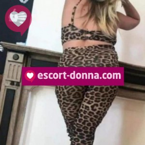 Maialina massaggi prostatico gola profunda fotografia:3