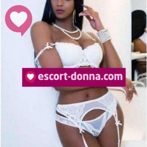 Daniela bella figa stretta pulita bagnata fotografia:2