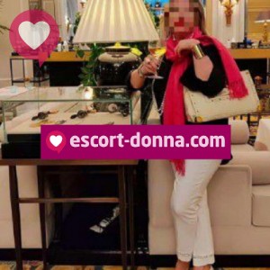 Bianca signora italiana forme morbide fotografia:3