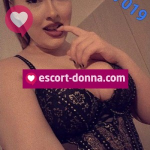 Mirella curve perfette molto sensuale fotografia:3