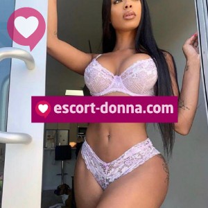 Massaggio erotico patatina bagnata fotografia:3