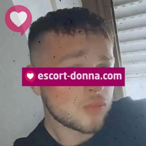 Origine pugliesi ragazzo 22 enne pochi giorni a torino fotografia:2