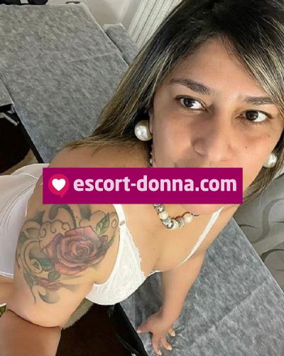 Melissa brasiliana eseguo fantastici massaggi