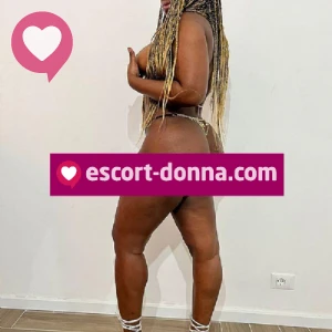 Channelle offro tutto completa fotografia:2