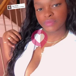 Kezia Cioccolatina cerco uomini maturi sono molto sensuale fotografia:3