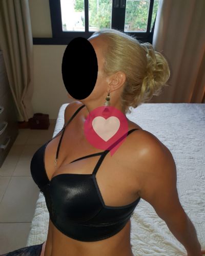 Pamela Bellissima donna bionda con una sesta di seno fantastica a Peschiera del Garda